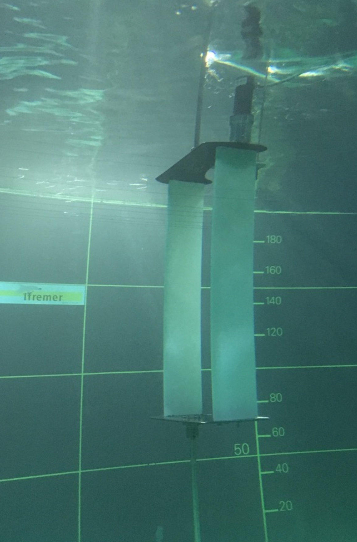 Essais du Tidal Flyer Junior développé par la société Open Ocean Energy Ltd - Bassin Boulogne/Mer